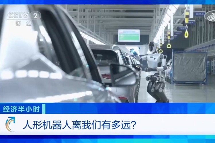 中央电视台《经济半小时》栏目对u8集团官网入口机器人的专题报道